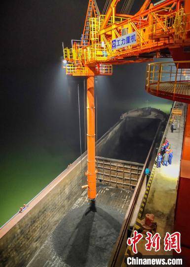 华中最大煤炭铁水联运项目开港运营